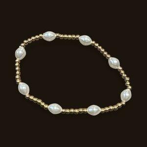 Elegant Gold and Pearl Beaded Bracelet